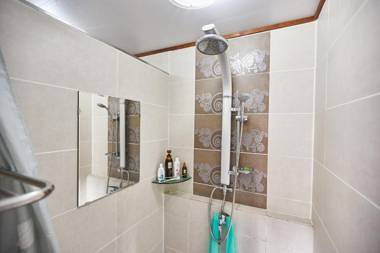 Geochang Choongsindang Donggae Jeongon Gotek