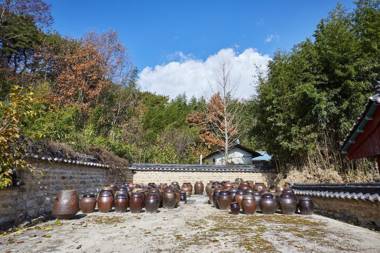 Geochang Choongsindang Donggae Jeongon Gotek