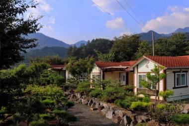 Sancheong Dullegil Pension Cheongsol