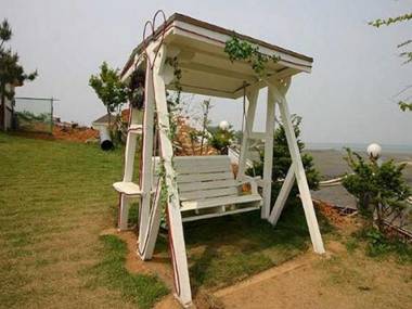 Human Valley Pension