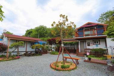 Taean (Anmyeondo) Gold House Pension