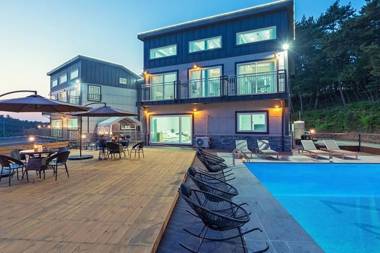 Taean (Anmyeondo) Largo Pension