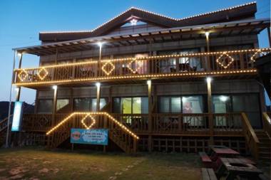 Taean (Anmyeondo) Pension Wave