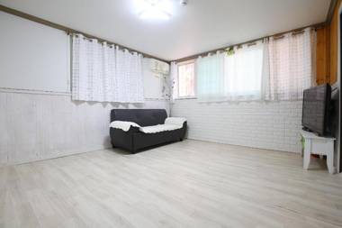 Anmyeondo Orange Bada Pension