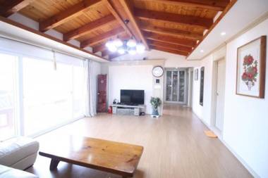 Mongsanpo High Beach Pension