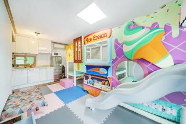 Yesan Hiyella Kids Pension