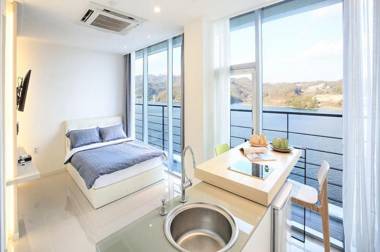 Gapyeong White Cube 24 Spa Pension