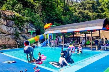 Yangpyeong Adeulbawi Pension