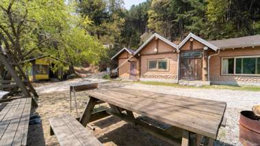 Yangpyeong santa pension