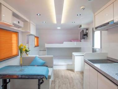 Flower Caravan Pension