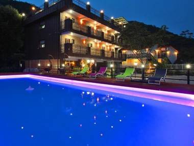 Flower Caravan Pension