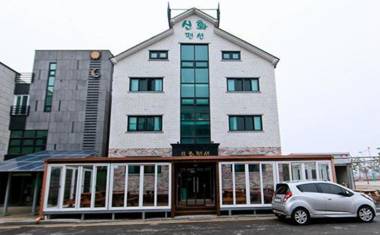 Daecheon Shinhwa Pension