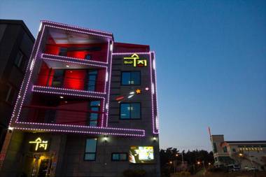 Daecheon Suji Pension