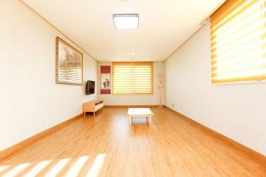 Boryeong (Daecheon) Loar Pension