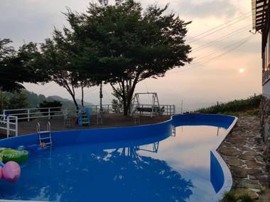 Danyang Mountain Pension