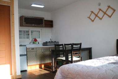 Danyang Mountain Pension