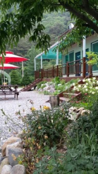 Danyang Natural Scenic Pension