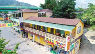 Cheongpyeong Gangmaeul Pension