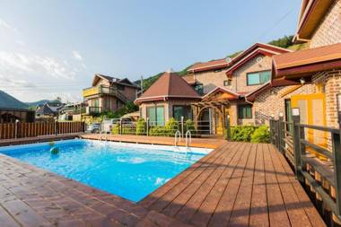 Sunrising forrest Pension