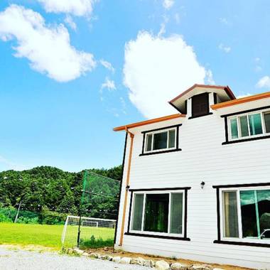 Samjung-gol Grassfield Pension