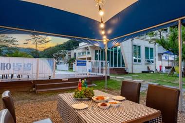 Gapyeong Healing Poolvilla Pension Town