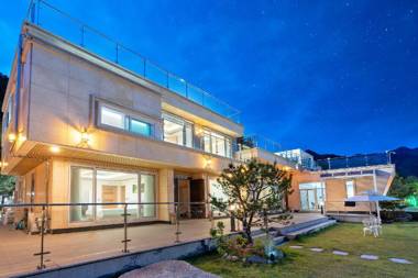 Gapyeong Healing Poolvilla Pension Town
