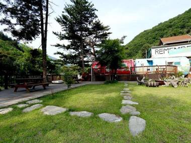 Gapyeong SG Venezia Pension (Pets Friendly valley)