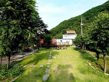 Gapyeong SG Venezia Pension (Pets Friendly valley)