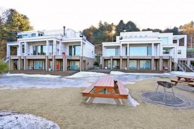 Gapyeong Buddy House Pension