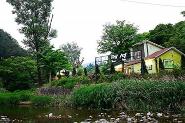 Gapyeong Bamgol Pension (Burmeng Valley)