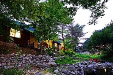 Gapyeong Bamgol Pension (Burmeng Valley)
