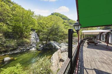 Gapyeong Four Season Valley Gaegok Aegyeon Pension