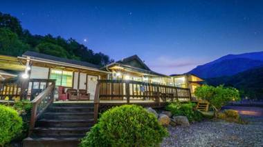 Gapyeong Dalbit Jeongwon Pension