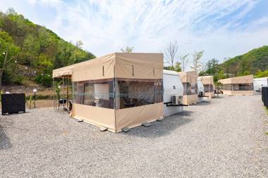 Gapyeong Dog Land Caravan