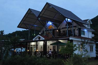 Moojoo Jeonmangdae Pension