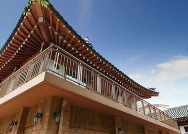 Hongcheon Giwajip Punggyeong Pension