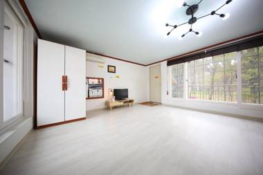 Hongcheongang Nolja Pension