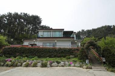Tongyeong Yeonji Pension