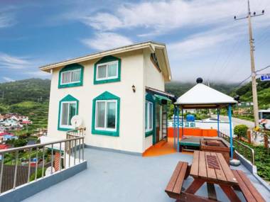 Tongyeong Tiberias Pension