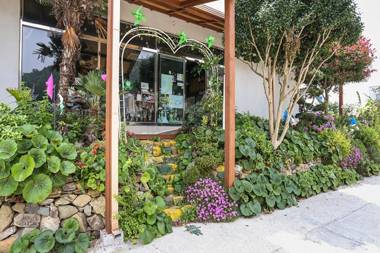 Tongyeong Slobbie Guest House