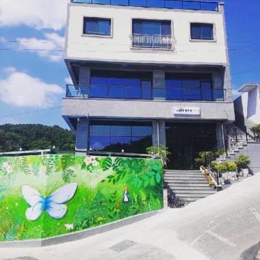 Tongyeong Two Five Pension