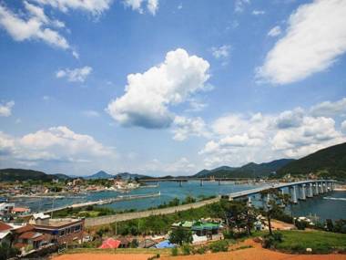 Tongyeong MongDol House