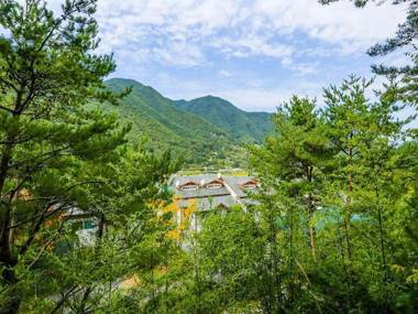 Yagnsan (Baenaegol) Solmaru Pension