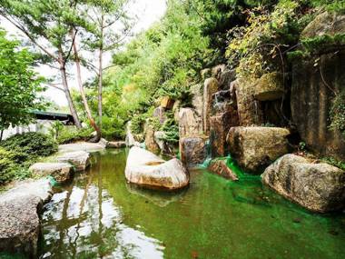 Yagnsan (Baenaegol) Solmaru Pension