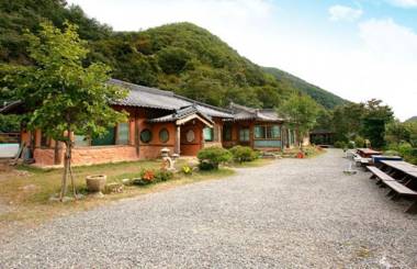 Yangsan (Baenaegol) Dainchon Pension