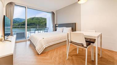 Gapyeong Rowa River view Pension