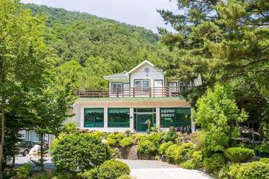 Yeongwol Pine Pension