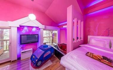 Couple stars in Forest