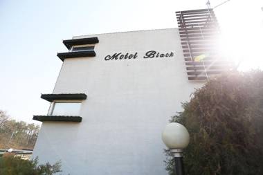 Eumseong Black and White