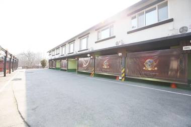 Eumseong Black and White